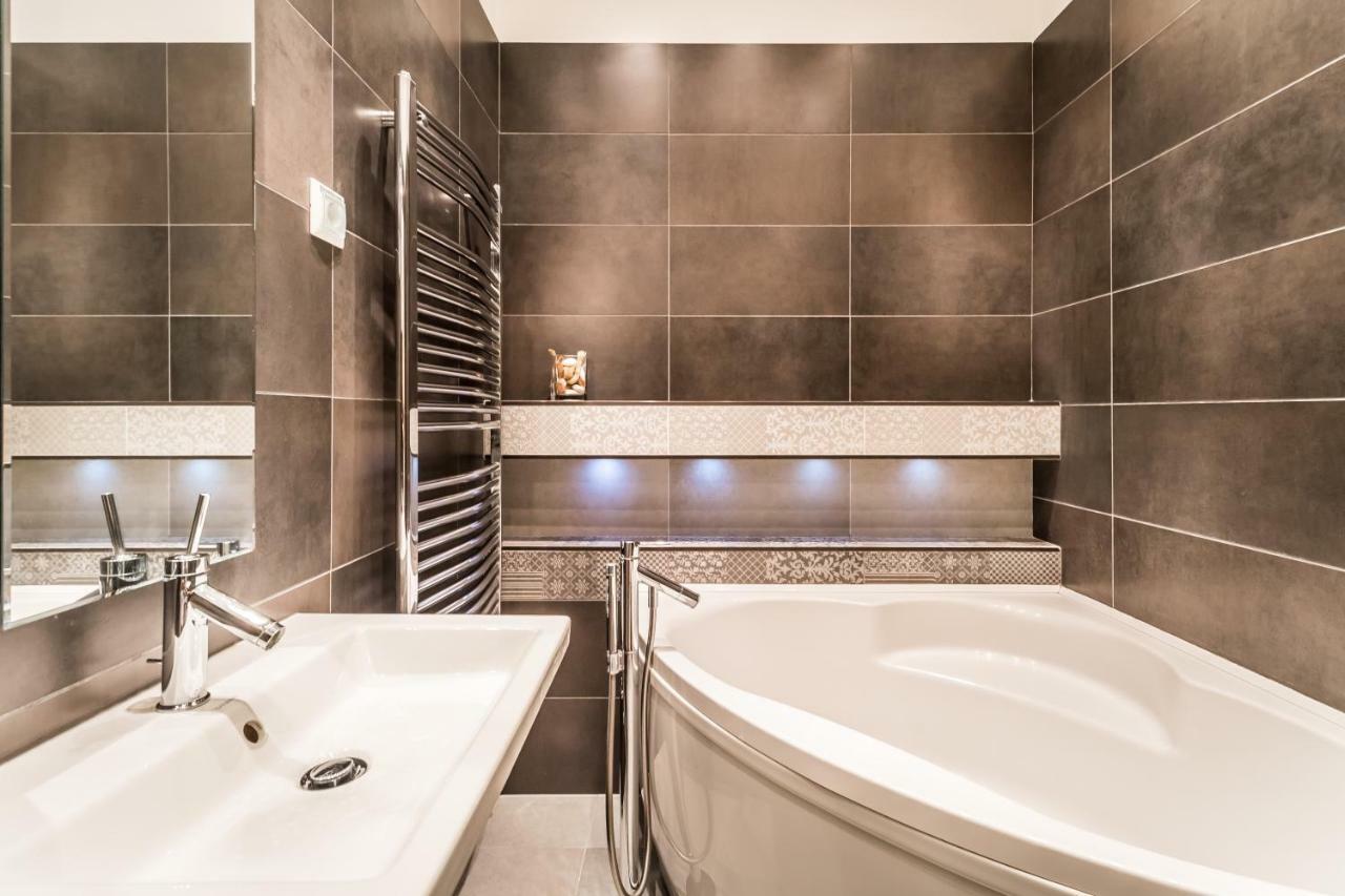 Bpr B&W Elegant Home Budapest Luaran gambar