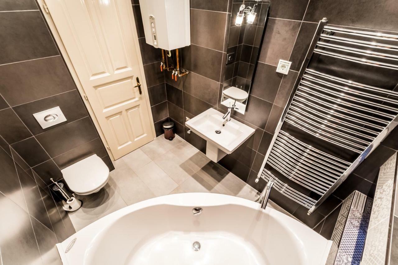 Bpr B&W Elegant Home Budapest Luaran gambar