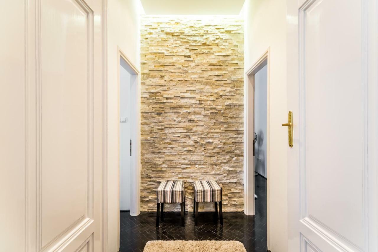 Bpr B&W Elegant Home Budapest Luaran gambar