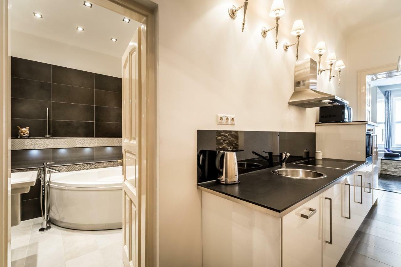 Bpr B&W Elegant Home Budapest Luaran gambar
