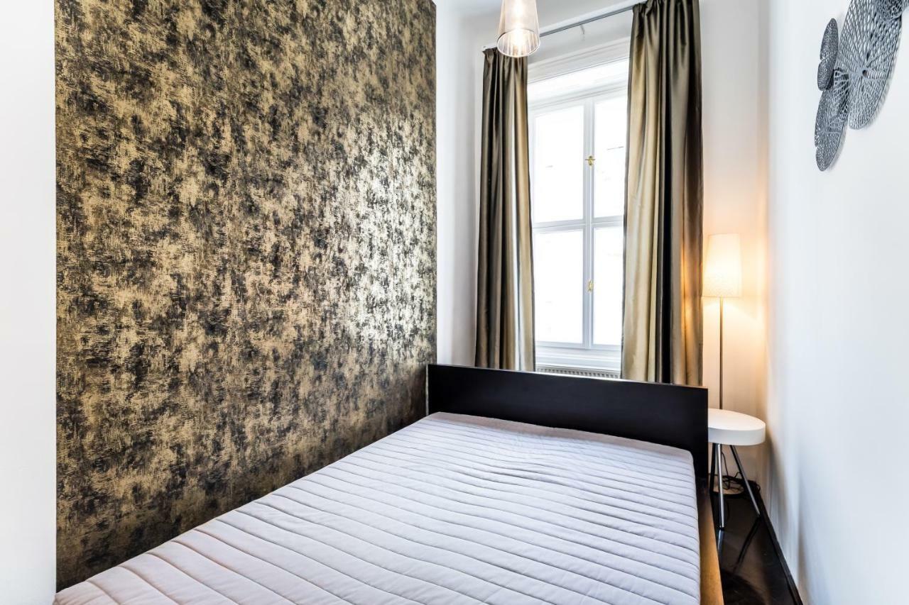Bpr B&W Elegant Home Budapest Luaran gambar